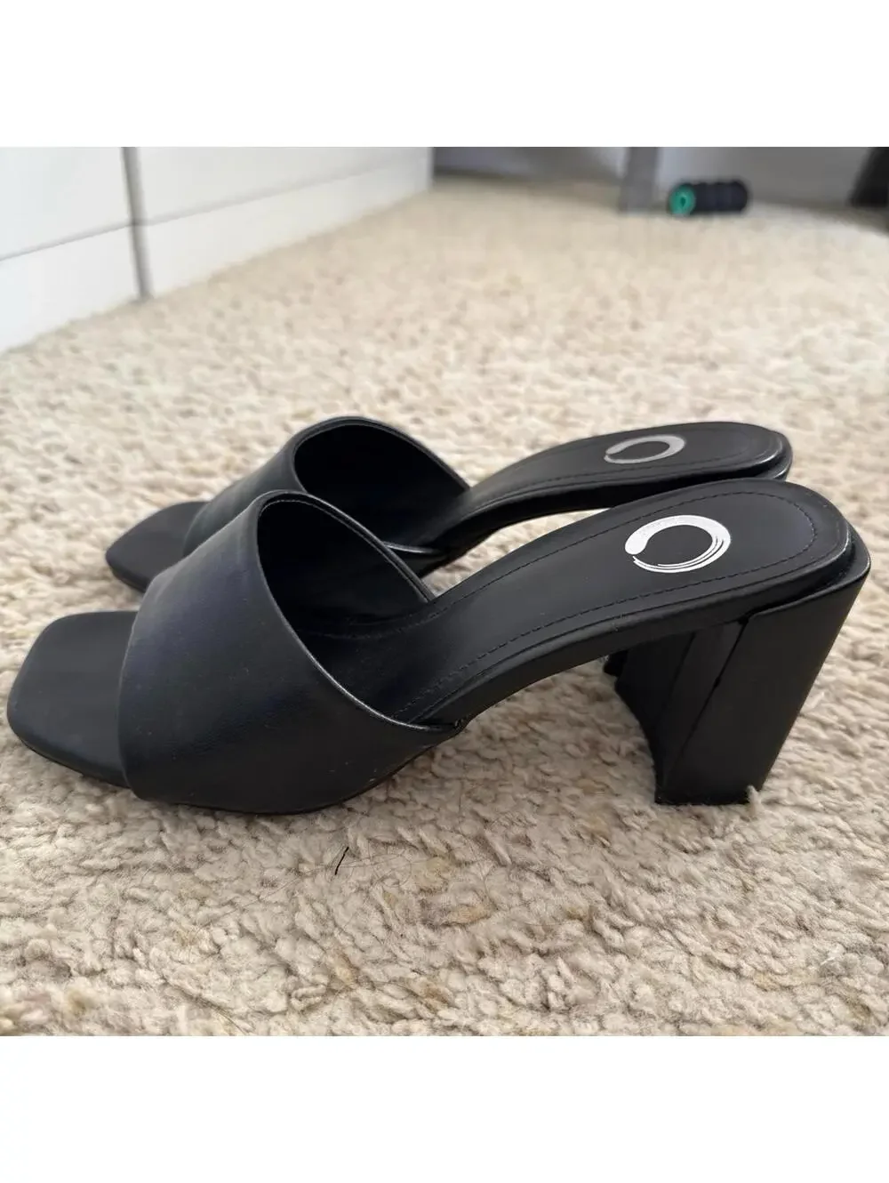 Women's Journee Alisia Heeled Mule Sandal Black 6.5 Block Heel - Picture 3 of 5